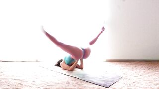 Bikini Home Yoga